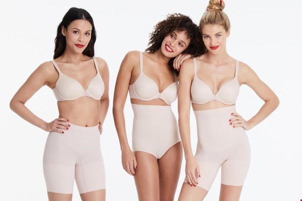 curveswear.com
