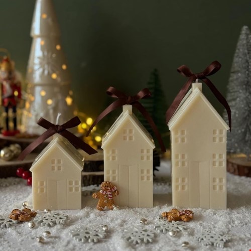 Holiday Home Candle